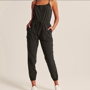 Abercrombie Traveler Jumpsuit in green